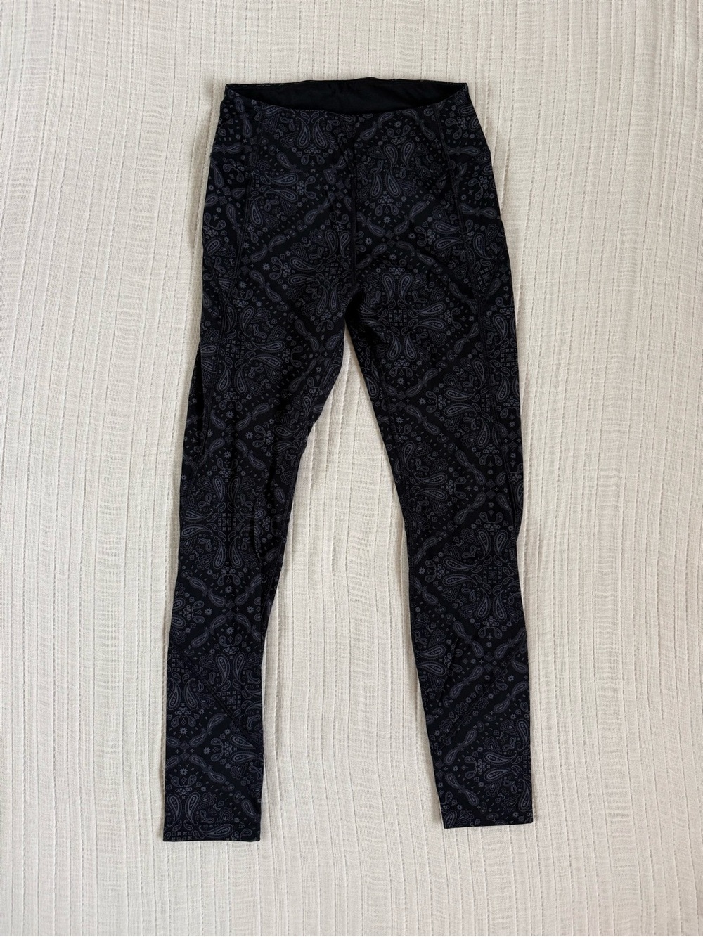 PINK Victoria’s Secret Sport Paisley Leggings Black Gray Size S